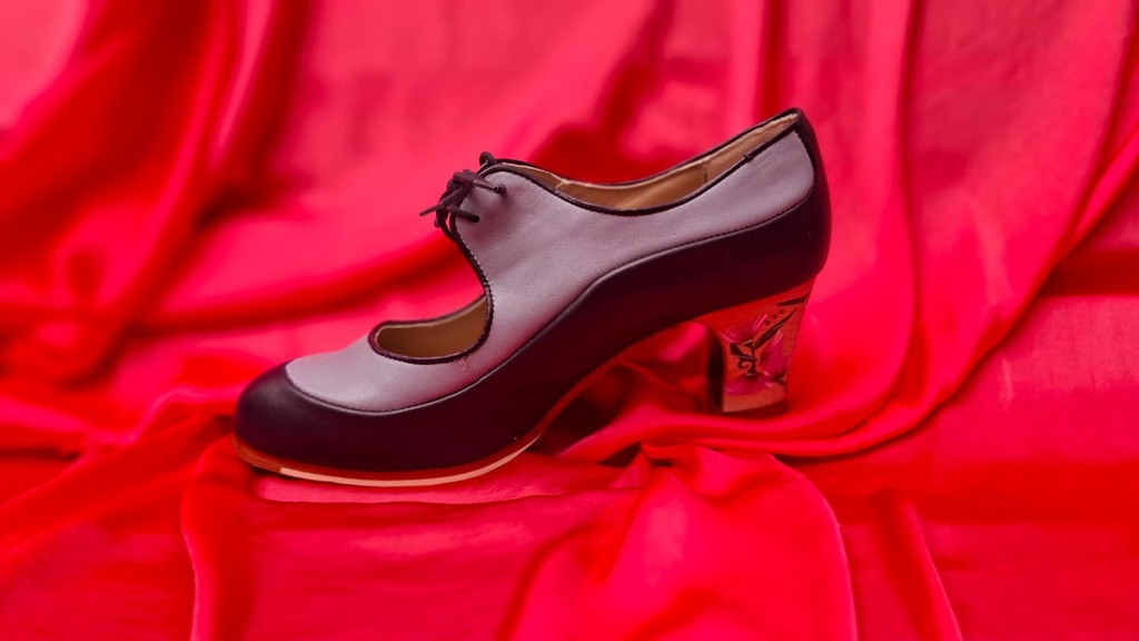 Zapato Begoña Cervera mod. Angelito color morado talla 40