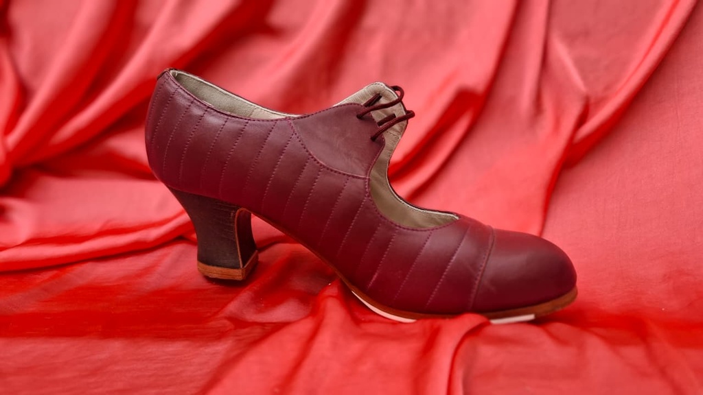 Zapatos Begoña Cervera mod. Guatiné color Burdeos talla 41