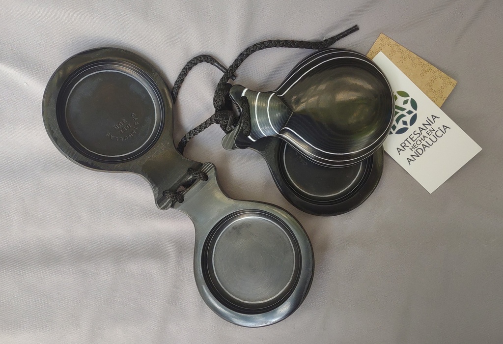 Castañuelas del Sur de tela negra con vetas blancas n. 5