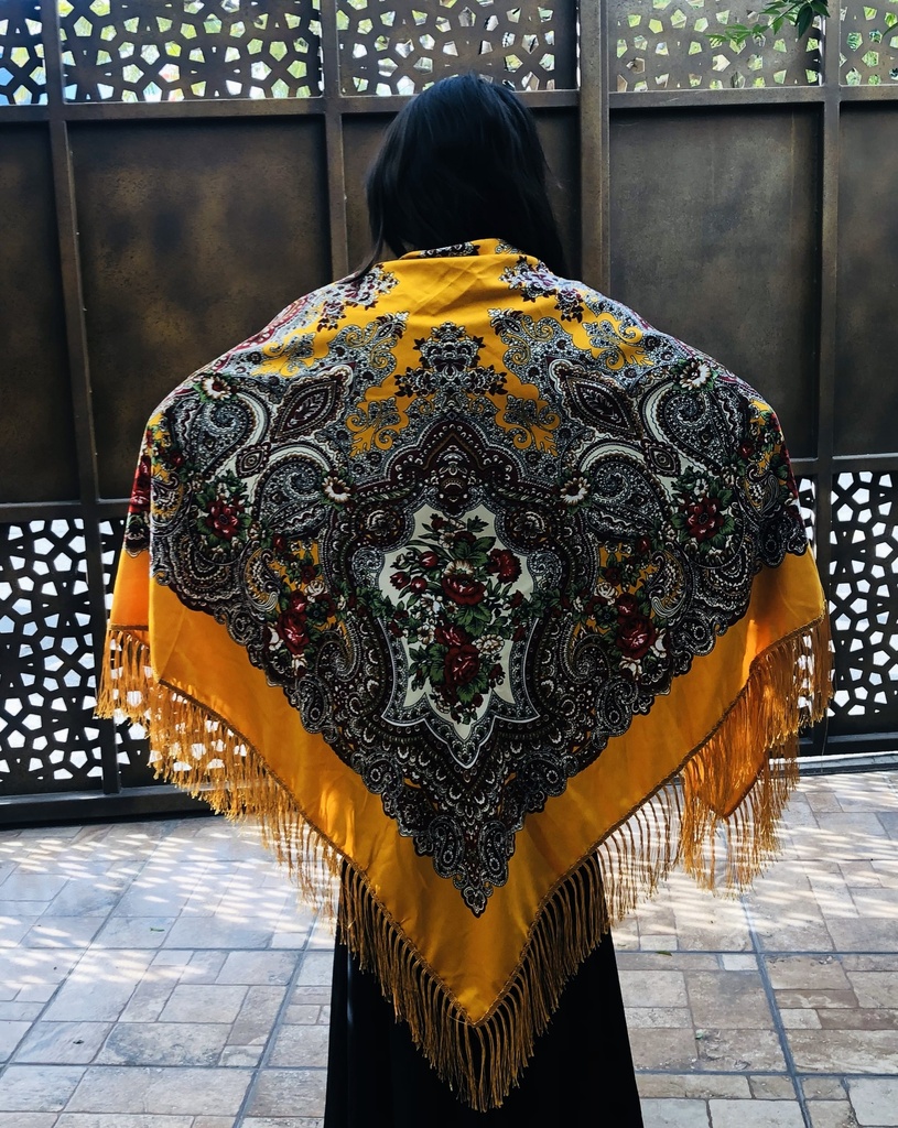 Mantón cuadrado estampado
