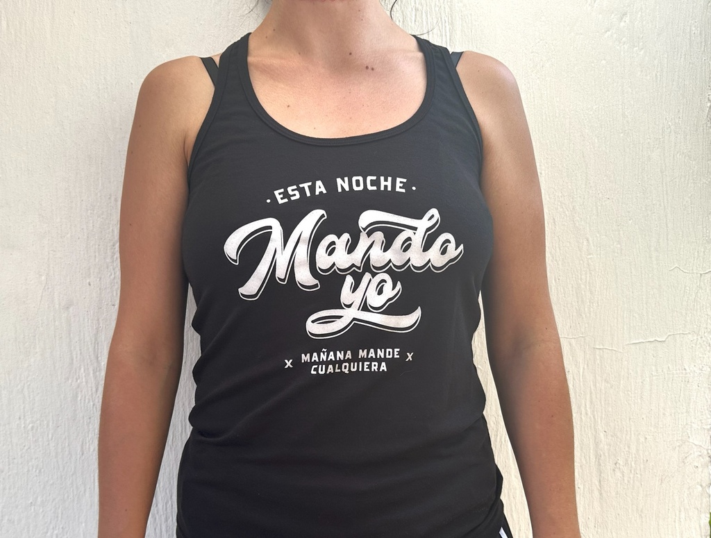 Tank top Esta noche mando yo