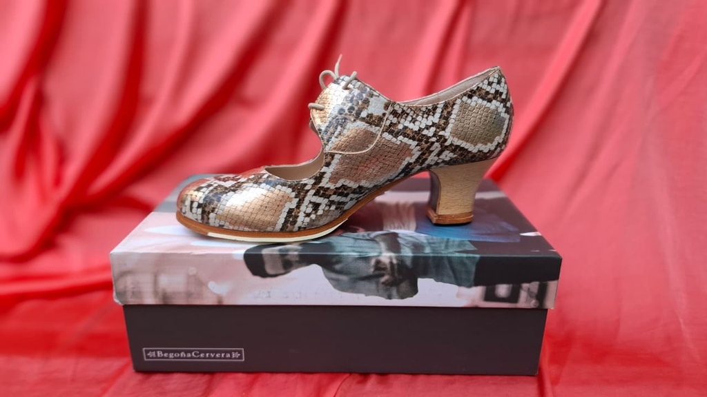 [ZBC00445] Zapato Begoña Cervera mod. Cordonera color Serpiente Fantasía talla 39.5