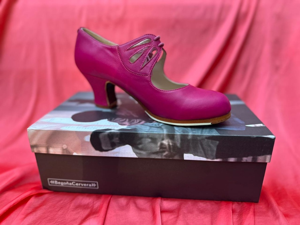 Zapato Begoña Cervera mod. Cordonera color Fucsia talla 37