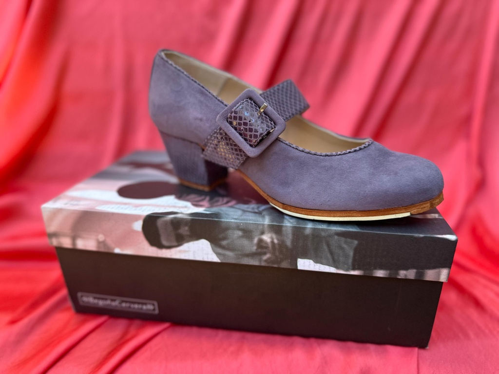 Zapato Begoña Cervera mod. Trajin color agapanto talla 38