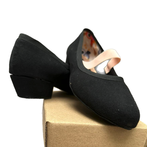 Zapato de carácter Tacón alto