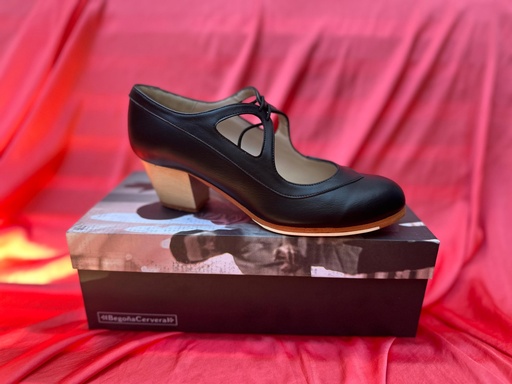 [ZBC00414T385] Zapato Begoña Cervera mod. Candor color Box negro tacón claro talla 38.5
