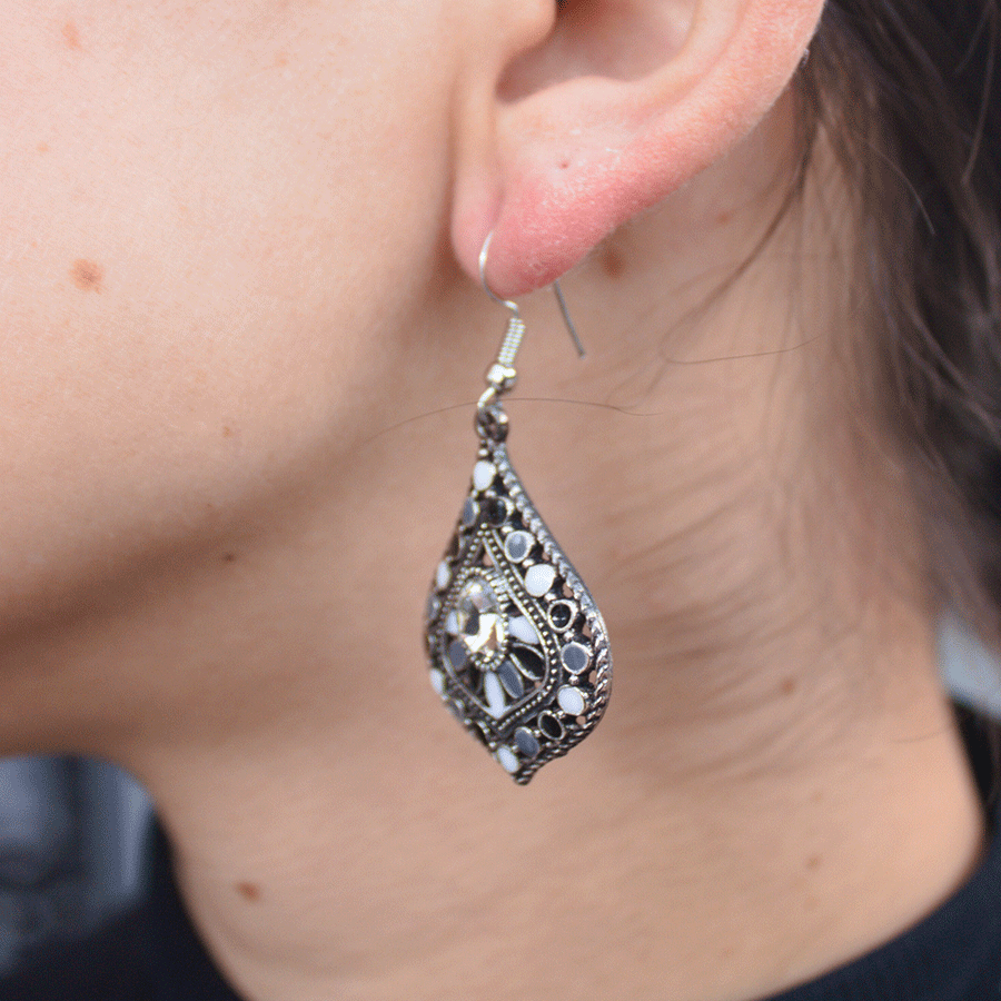 [ARE00104027] Aretes  gota y pedrería