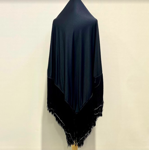 [MTN01126001TUNI] Mantón negro para ensayo sencillo