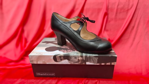 [ZBC00435T40] Zapatos Begoña Cervera mod. Candor color Box Negro tacón oscuro talla 40