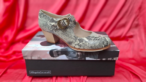 Zapato Begoña Cervera mod. Tablas ll Color serpiente arcilla 