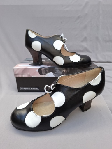 Zapato Begoña Cervera Lunares cordones box negro box blanco CA LAC OSC