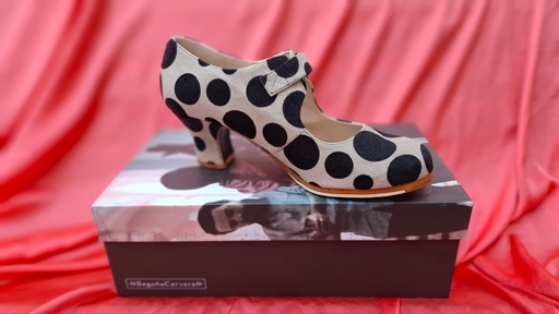 [ZBC00463T385] Zapato Begoña Cervera mod. Tablas ll color Ante lunares talla 38.5
